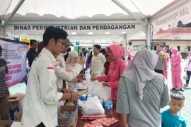 Pemda dan Polres Balangan adakan pasar murah untuk masyarakat