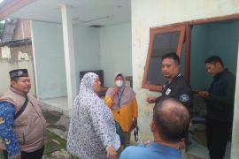 Seorang pria ditemukan meninggal di belakang lapangan futsal Cirebon
