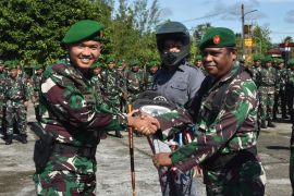 Kodim 1710 Mimika serahkan 30 unit kendaraan dinas anggota koramil