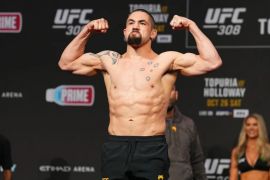 Whittaker berencana naik ke kelas berat UFC setelah satu laga lagi