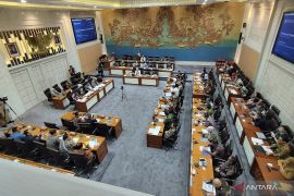 Komisi VII DPR rapat dengan Menteri UMKM dan sejumlah bank bahas KUR