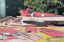 Tiga rumah rusak akibat angin kencang di Mukomuko