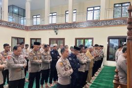 Polda Malut shalat ghaib atas gugurnya personel Polri di Way  Kanan