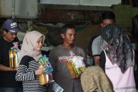 PLN UID Kalselteng laksanakan aksi sosial Srikandi Berbagi
