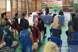 Satgas TMMD sosialisasikan bela negaran kepada warga