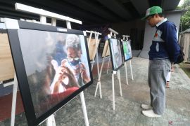 Pameran foto mengenang pandemi Covid-19