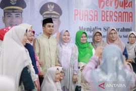 Wako dan Ketua TP-PKK Kota Solok Gelar Buka Bersama dengan Pengurus TP-PKK, GOW, DWP dan FK-WIYA