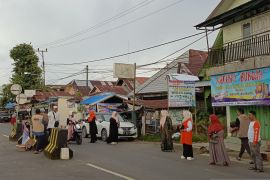 DPD PKS HST bagikan 2.500 paket takjil dan sahur kepada masyarakat