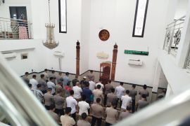 Polres Ponorogo gelar shalat ghaib doakan tiga polisi gugur di Lampung