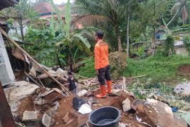 Bencana longsor sebabkan empat rumah rusak di Ciamis