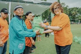 TWC bagikan 3.000 paket sembako bagi masyarakat prasejahtera di sekitar destinasi