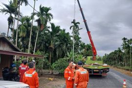 KKKS Jadestone pasang 56 lampu jalan tenaga surya di Tanjabtim