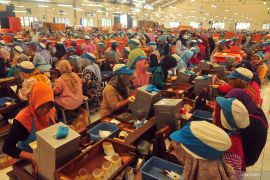 Apindo tegaskan perusahaan tidak boleh tahan ijazah tanpa alasan