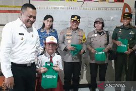 Bupati Gianyar tinjau pelaksanaan Makan Bergizi Gratis