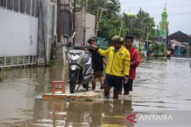 Pemudik diminta hindari banjir rob jalur Pantura Demak
