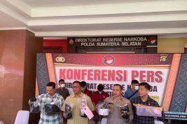 Polda Sumsel tangkap dua produsen narkoba sinte di Palembang
