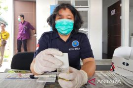 Jelang Lebaran, seratusan sopir di Terminal Arjosari dites kesehatan dan urine