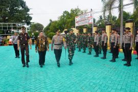 Ratusan personel Polres HSS kawal Operasi Ketupat Intan 2025