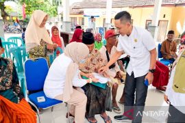 Sebanyak 1.405 warga Situbondo terima uang tunai PKH Plus