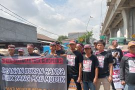 Pengusaha truk protes kebijakan libur Idul Fitri selama 16 hari