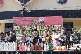Polres Madiun musnahkan 1.242 minuman keras dan 479 knalpot brong