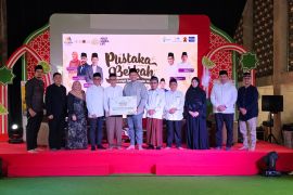 Bank Mega Syariah menyalurkan 4.000 paket sembako di bulan Ramadhan