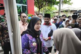 Pemkot Bandarlampung dan Baznas salurkan beras 80 ribu kg ke warga