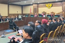 Hasto minta dibebaskan dari kasus perintangan penyidikan Harun Masiku