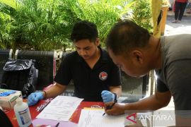 Cegah penggunaan narkoba, tes urine digelar di Terminal Kalideres