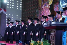 Undiksha Singaraja kukuhkan 9 guru besar lintas bidang