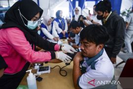 Pemeriksaan kesehatan dan tes urin pengemudi bus