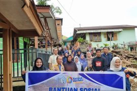 UGN Padangsidimpuan salurkan bantuan untuk dosen dan mahasiswa korban banjir