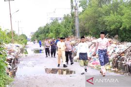 Tertibkan pembuangan sampah liar, Wabup Meranti perintahkan tutup jalan nelayan