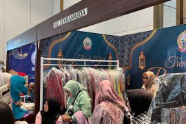 Dekranasda Sulsel galang donasi bagi perempuan rentan binaan DP3A