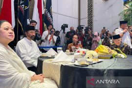Jokowi dan Puan satu meja di bukber Partai NasDem