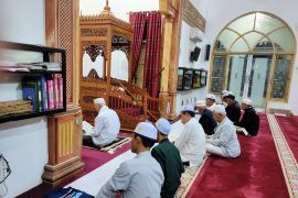 Kaum Muslim warnai "dua kali sepertiga" dengan peribadatan