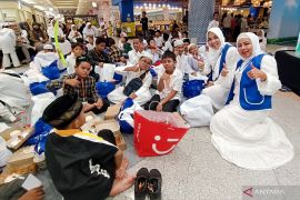 IWAPI Surabaya ajak anak yatim piatu belanja melalui "Keranjang Lebaran"