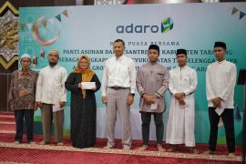 Adaro manfaatkan batako dari abu batu bara untuk pembangunan rumah gratis