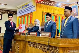 Bupati Aceh Barat serahkan LKPJ 2024 ke DPRK, ini sejumlah capaiannya