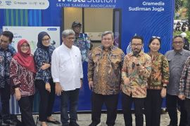 Menjawab tantangan pengelolaan sampah, AQUA dan Rekosistem luncurkan waste station di Yogyakarta