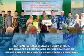 UPZ Bank Kalsel-IAI Darul Ulum Kandangan kolaborasi beri bantuan sembako