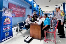 Polres Situbondo-Jatim cek kelaikan angkutan umum dan kesehatan sopir