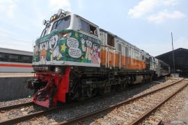 Pengoperasian perdana KA Argo Anjasmoro