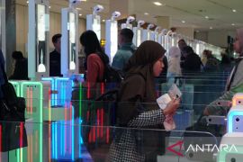 98 unit autogate pemeriksaan Imigrasi dioperasikan di Bandara Soetta