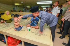 Ribuan pemudik padati Pelabuhan Bima