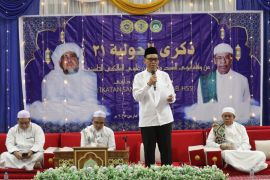Wabup HSS : Haul pupuk kecintaan pada ulama dan guru agama