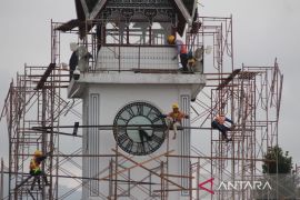 Pemkot Bukittinggi lakukan pengecatan ulang Jam Gadang, ditargetkan selesai sebelum Lebaran