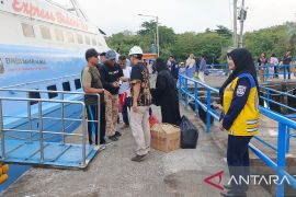 Kapal cepat Express Bahari 3 E berangkatkan 323 penumpang