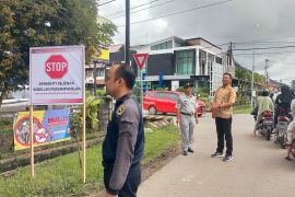 Kota Singkawang pasang pita kejut minimalisir kecelakaan perempatan