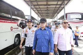 Wamendagri cek kelayakan armada bus di Terminal Leuwipanjang
